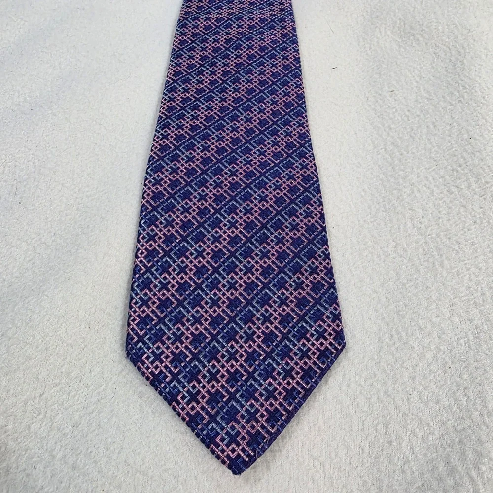 Thomas Pink Mens Purple Pink Geometric 100% Silk Necktie Made in Morocco 59x3.5